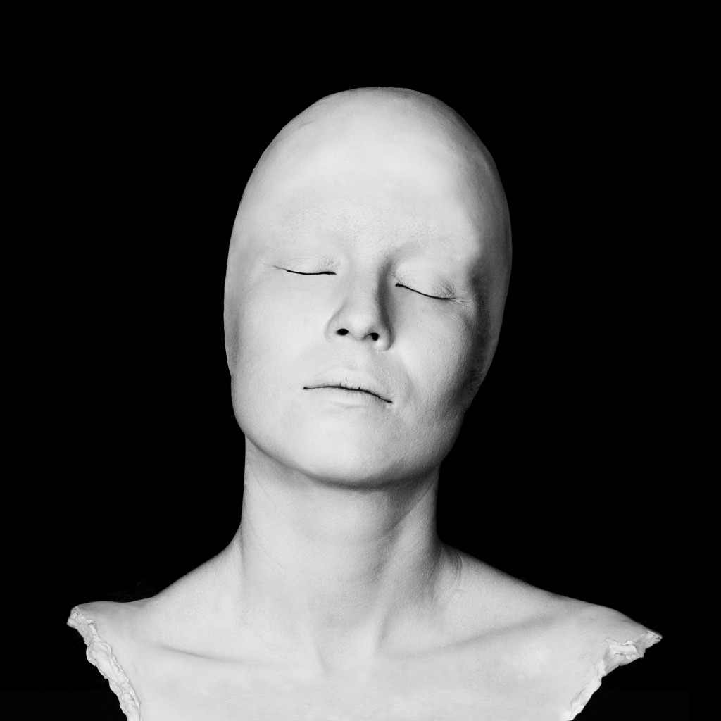 'HOMUNKULUS'_JOLA_SKÓRA_1